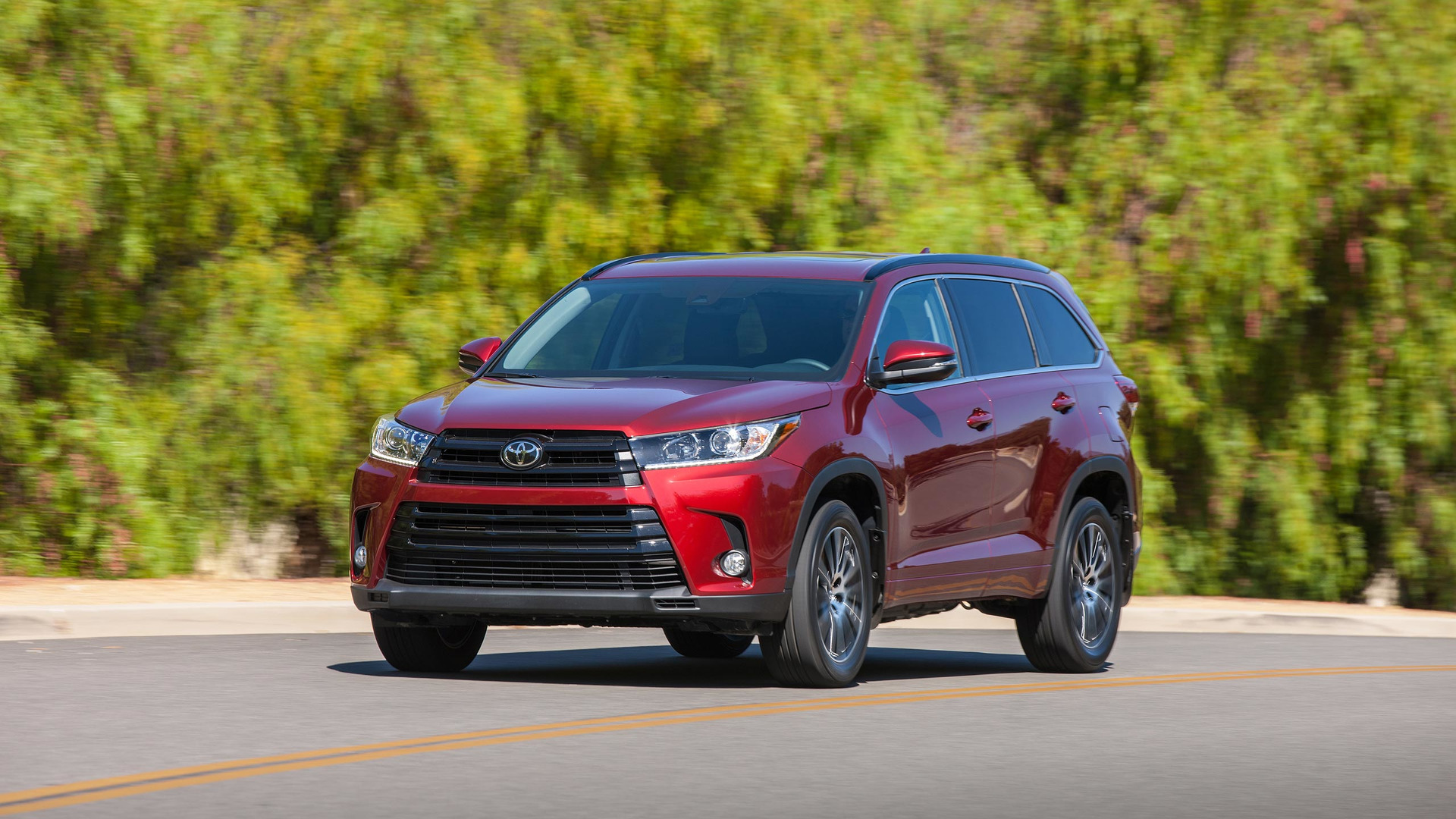 2017 Toyota Highlander Hybrid Gets Price Drop Updates 2017 Toyota Highlander Hybrid Gets Price Drop Updates Throughout Lineup