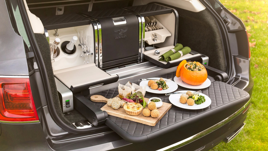 Bentley Bentayga Daylesford picnic
