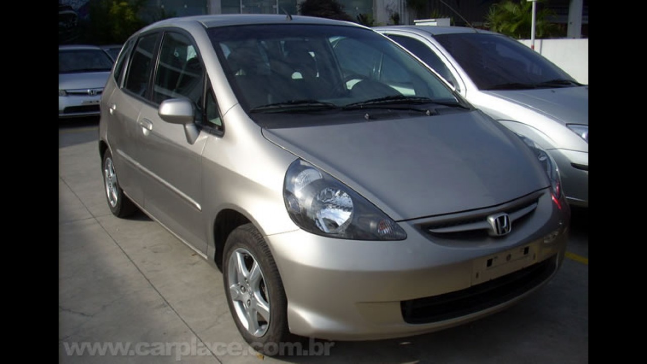 Honda faz recall de Civic, CR-V e Fit por problema no airbag