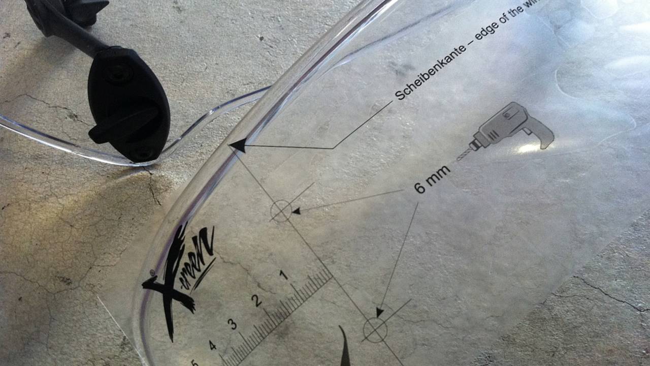 A variable geometry screen allows you to dial in fit for specific helmets, conditions, passenger, and more.