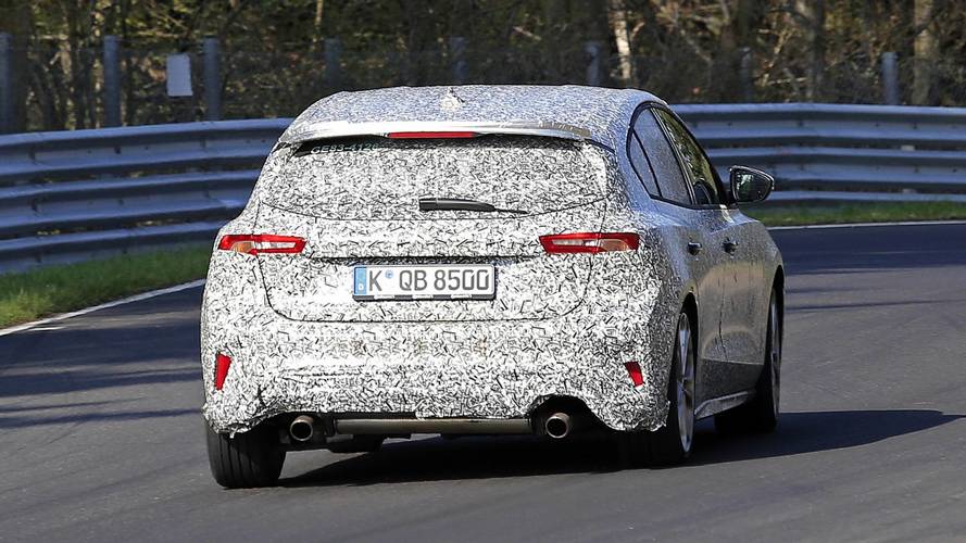 Ford Focus hot version prototype spy photo