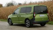 VW Caddy (2021): Die gefahrene Version hatte dunkel getönte Fenster hinten.