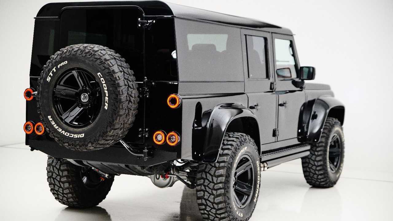 Land Rover Defender Spec. 1.2 от Ares Design