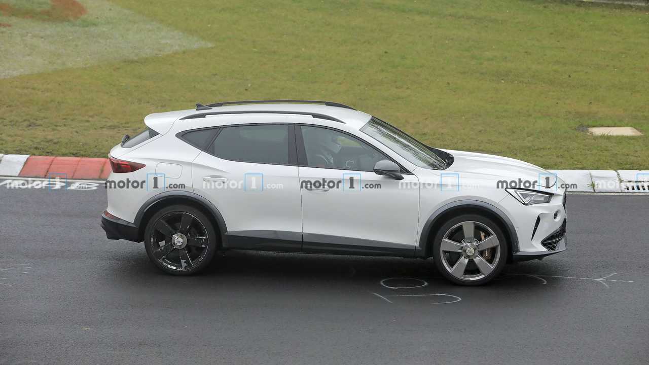CUPRA Formentor de 400 CV, fotos espía