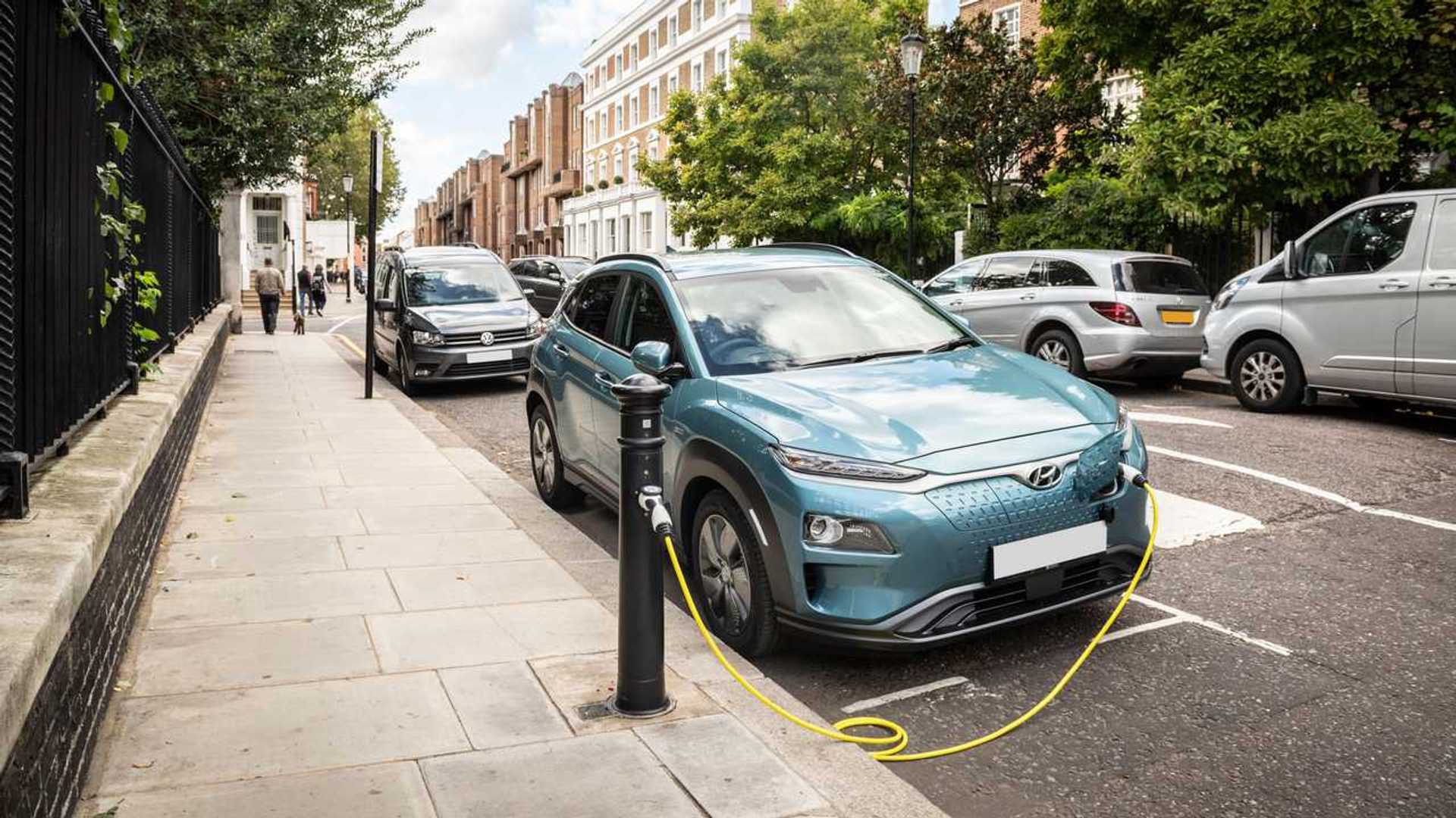 UK Electric car rapid charging costs up 21 percent in eight months