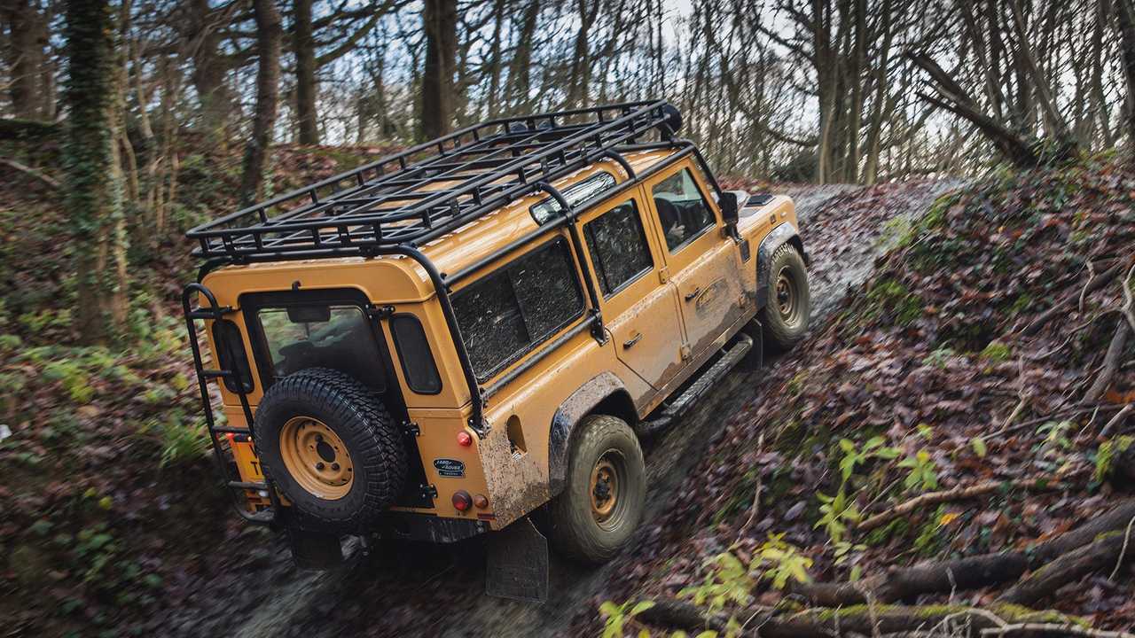 Land Rover Defender Works V8 Trophy (2021)