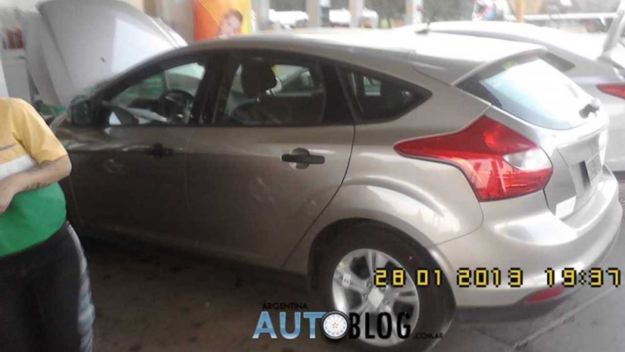 Once fotos y dos videos del nuevo Ford Focus III en la Argentina