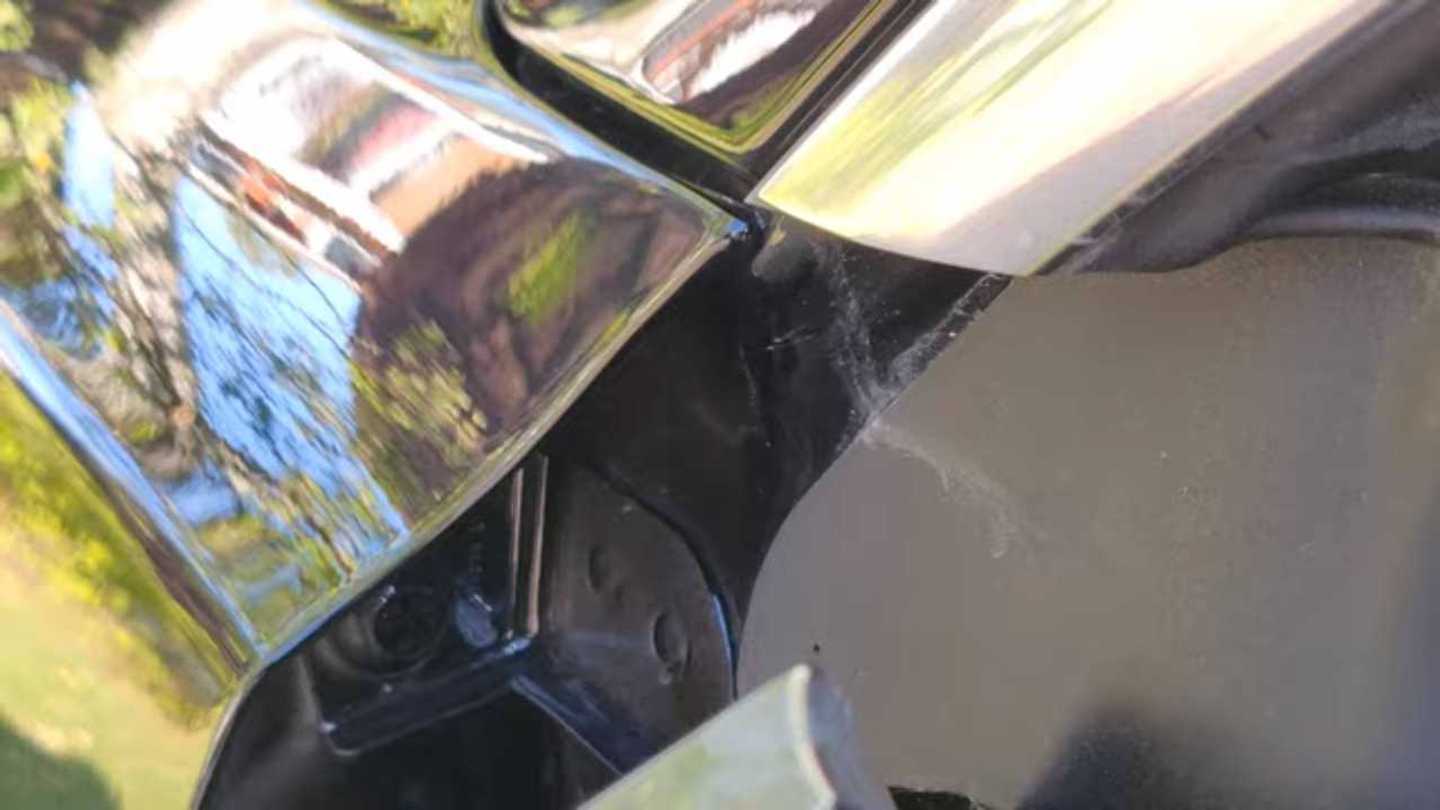 New Evidence Seems To Show A Tesla Model 3 Fender/Frame Rust Issue