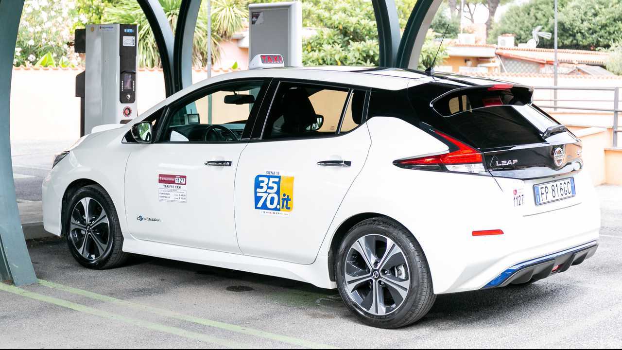 Decreto Ambiente, incentivi per lo sharing di auto green