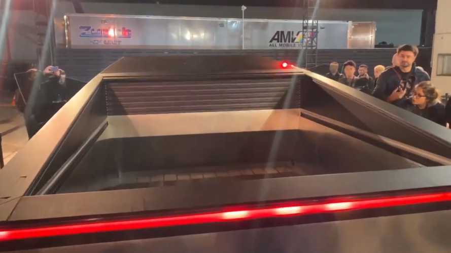 Watch The Super Slick Tesla Cybertruck Tonneau Cover In Action