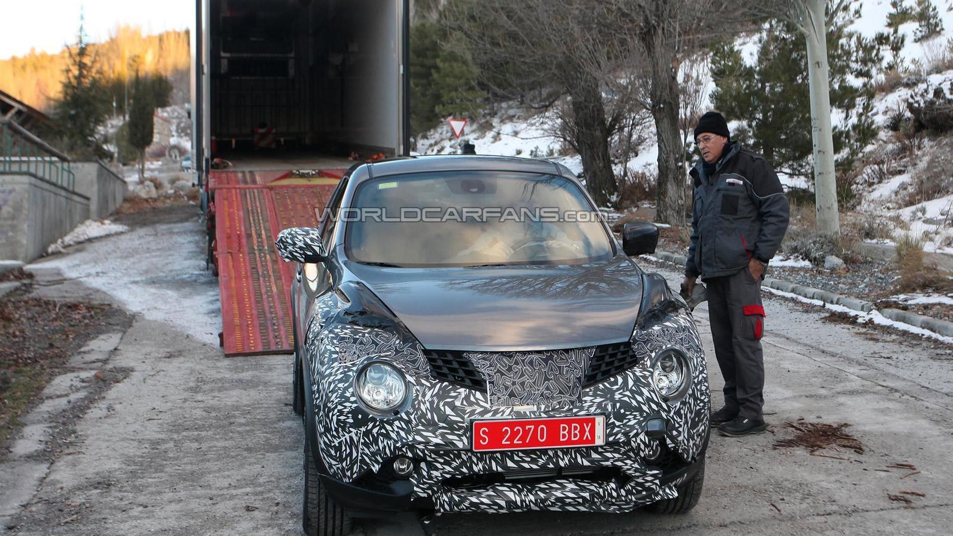 https://cdn.motor1.com/images/mgl/Oe7wB/s6/2014-446750-nissan-juke-facelift-spy-photo1.jpg