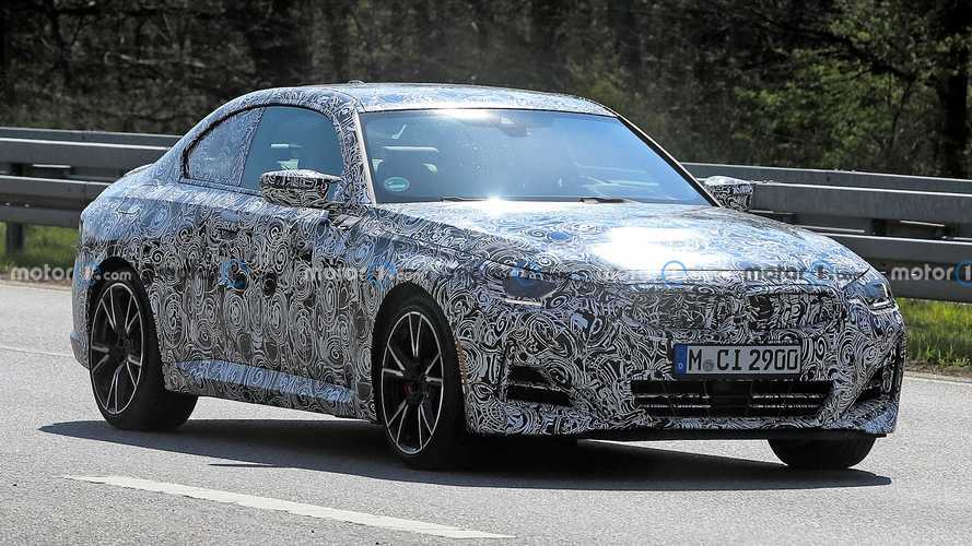 BMW 2er Coupé (2021) mit weniger Tarnung erwischt