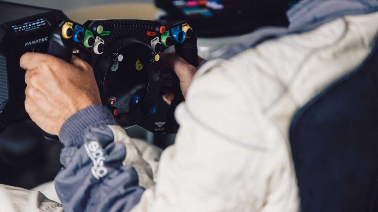 Руль Bentley x Fanatec