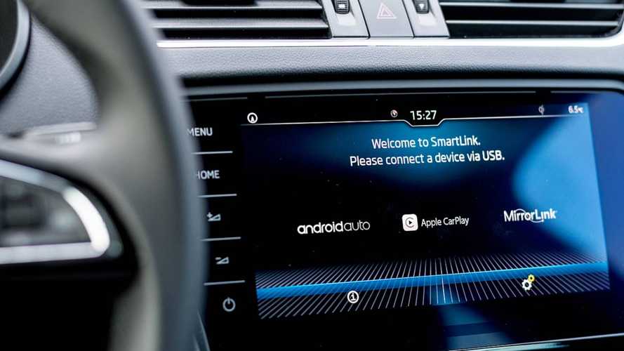 Android Auto and Apple CarPlay show as available phone connection services