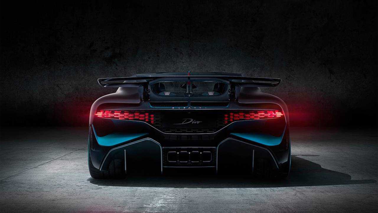Bugatti Divo Resmi Tanıtım Görüntüleri