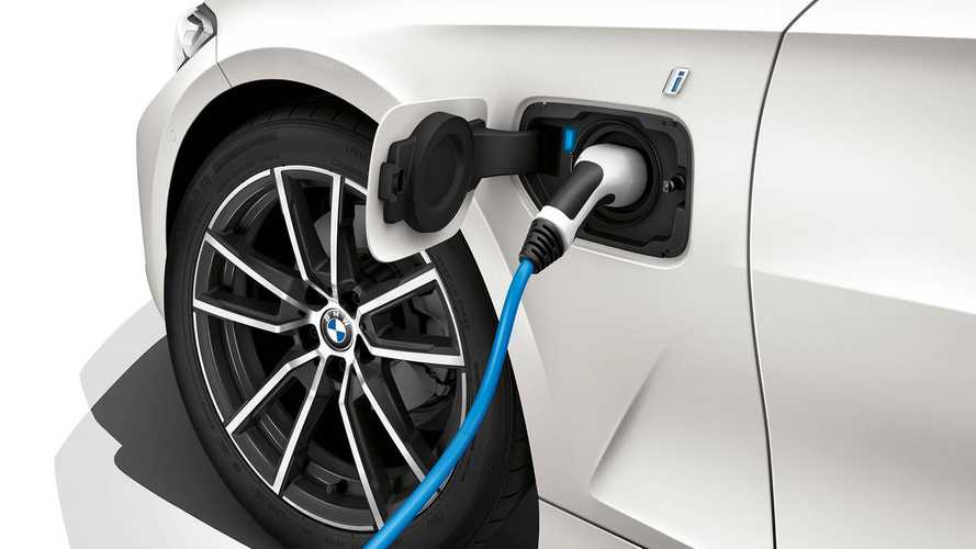 BMW Serie 3, in arrivo 340i e 320i xDrive e ibrida plug-in