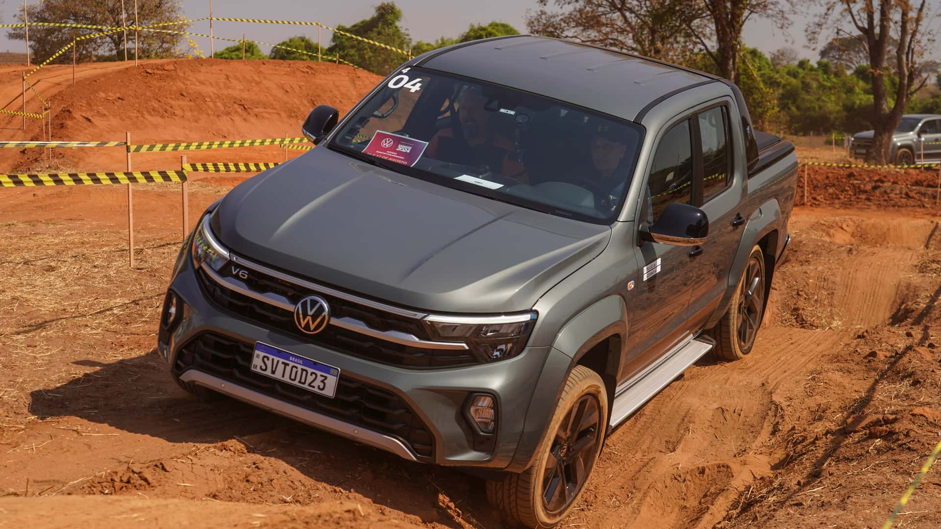 VW já oferece a nova Amarok 2025 com até R$ 45 mil de bônus