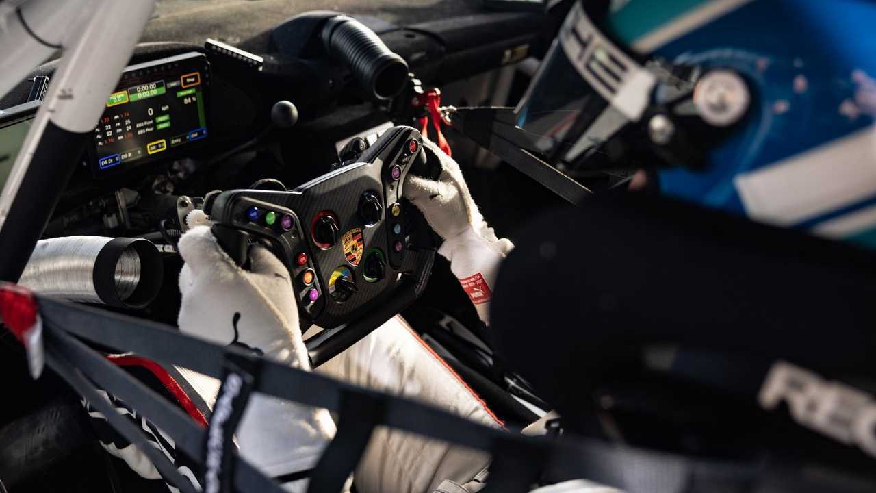 Foto - Porsche 718 GT4 e-performance_42