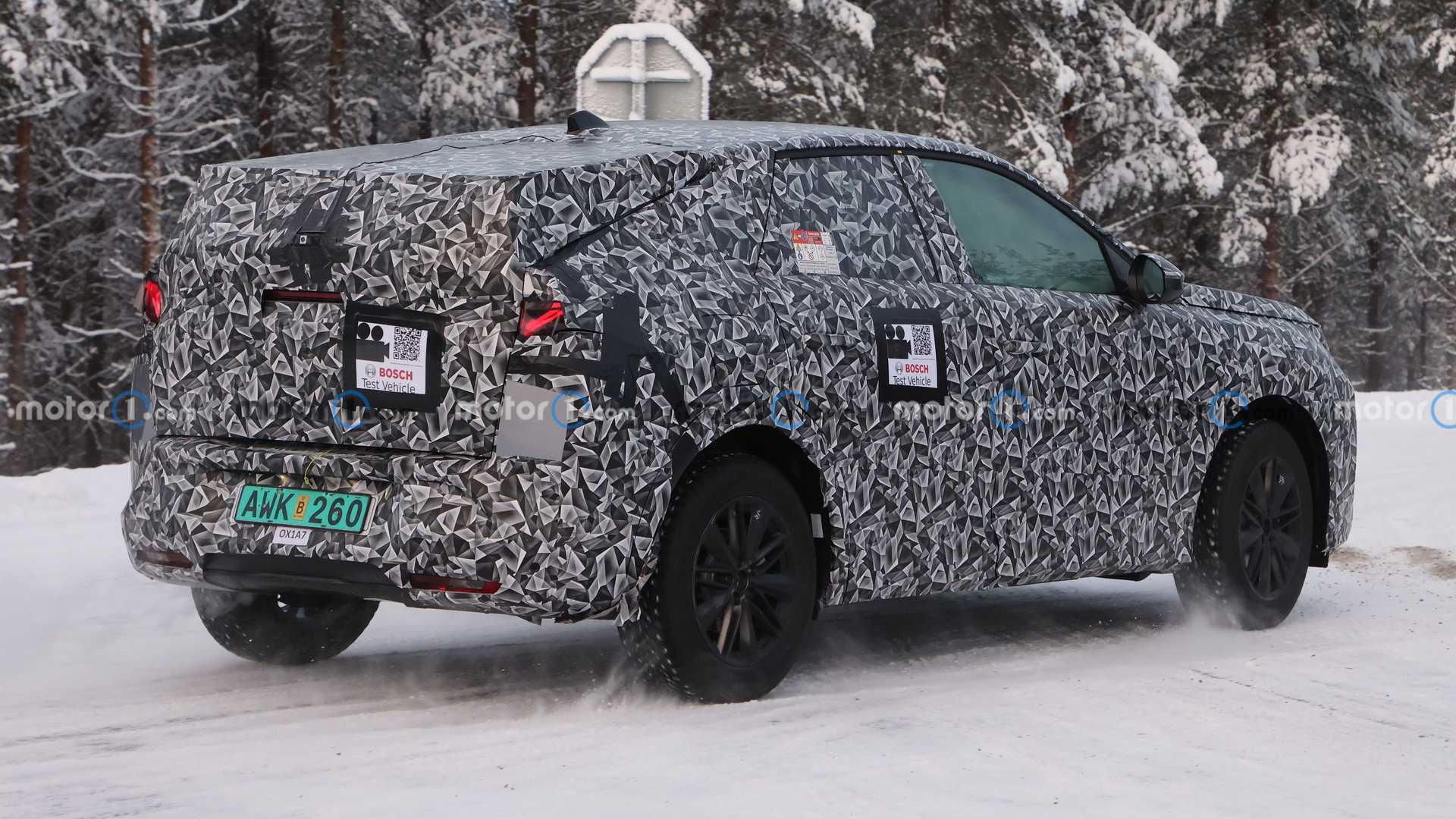 peugeot-3008-new-spy-photo.jpg