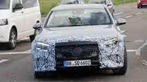 Mercedes-Benz E-Klasse Limousine (2023) fast ungetarnt erwischt