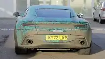 Foto espía del Aston Martin DB12