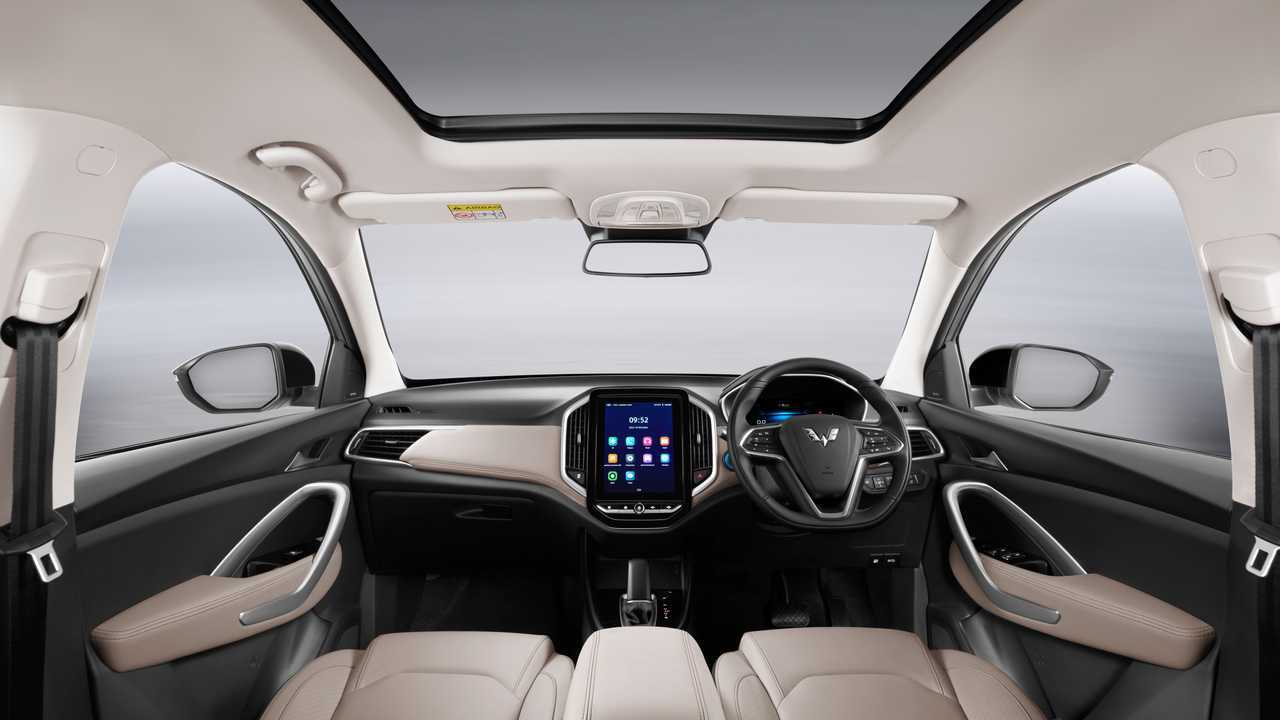 Wuling Almaz Hybrid