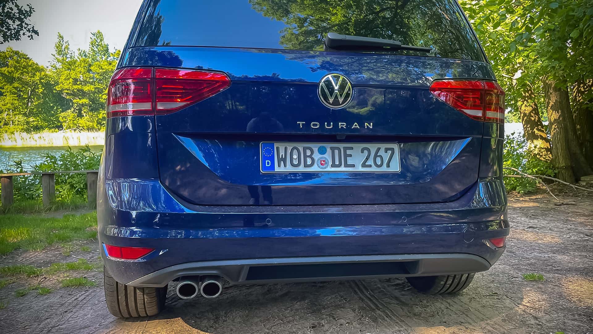 https://cdn.motor1.com/images/mgl/Oo2LWy/s1/vw-touran-2.0-tdi-highline-2024-im-test.jpg
