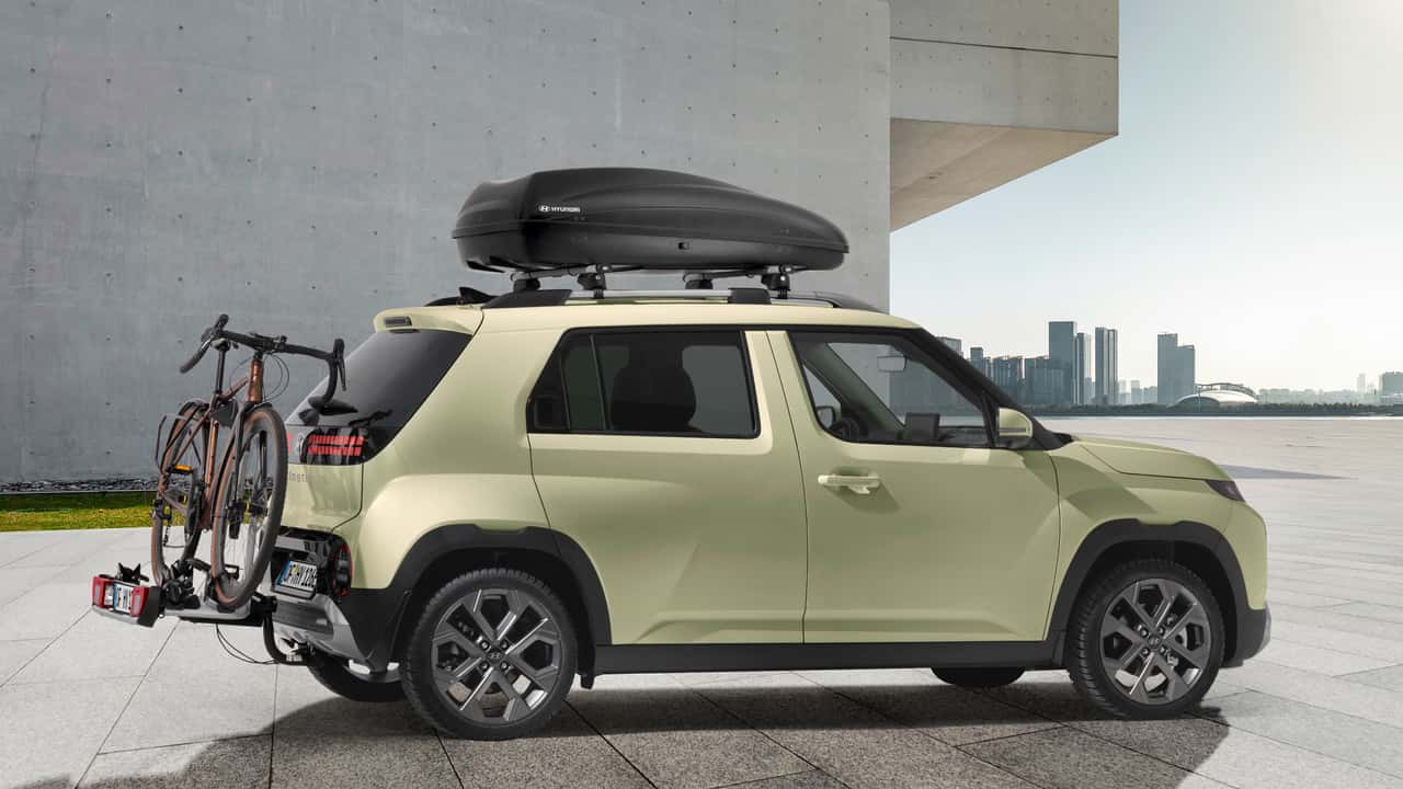 Hyundai Inster (2025): Voll bepackt mit Dachbox und Radträger