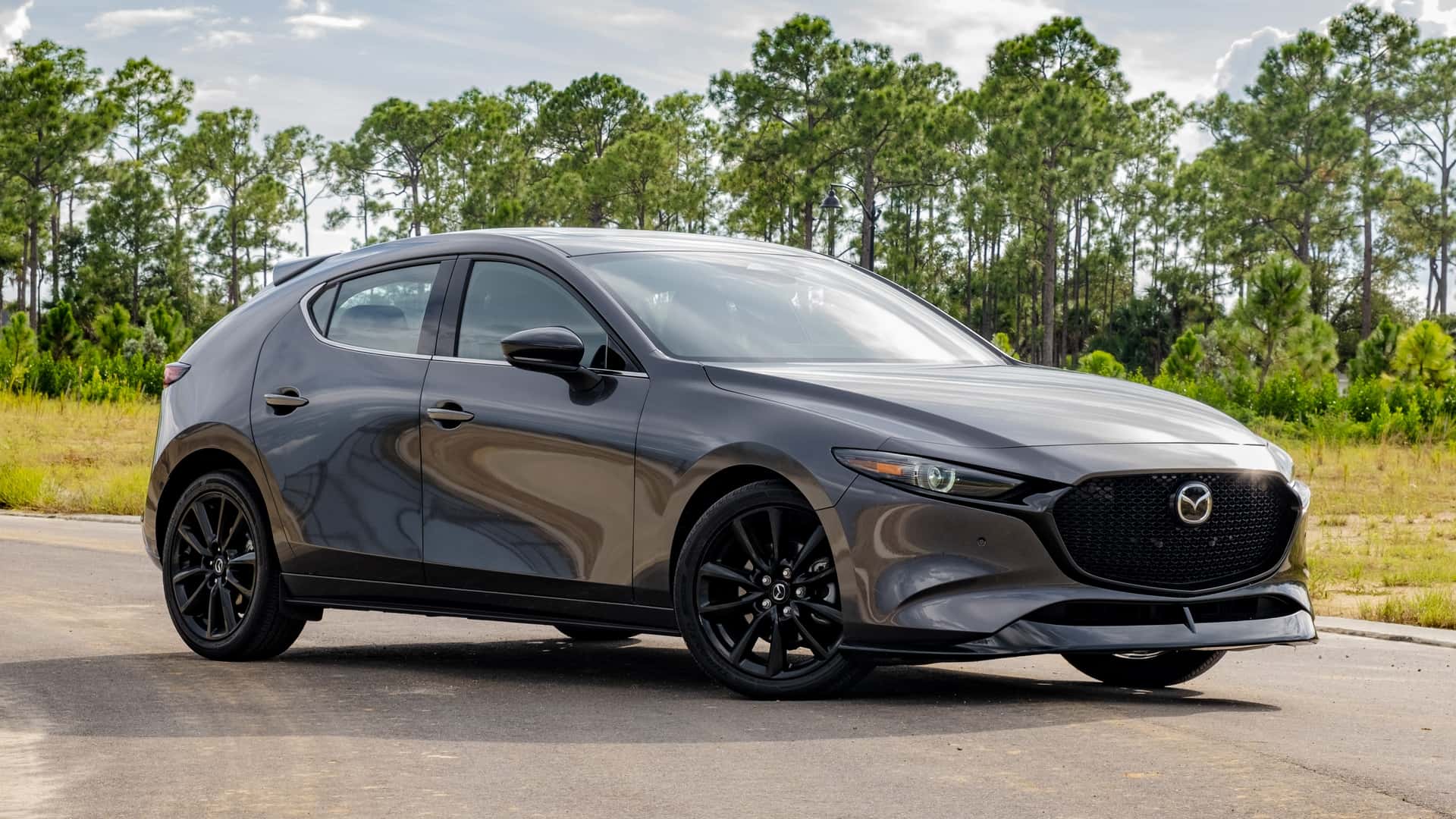 https://cdn.motor1.com/images/mgl/Oo2eBX/s1/2024-mazda3-turbo-review.jpg