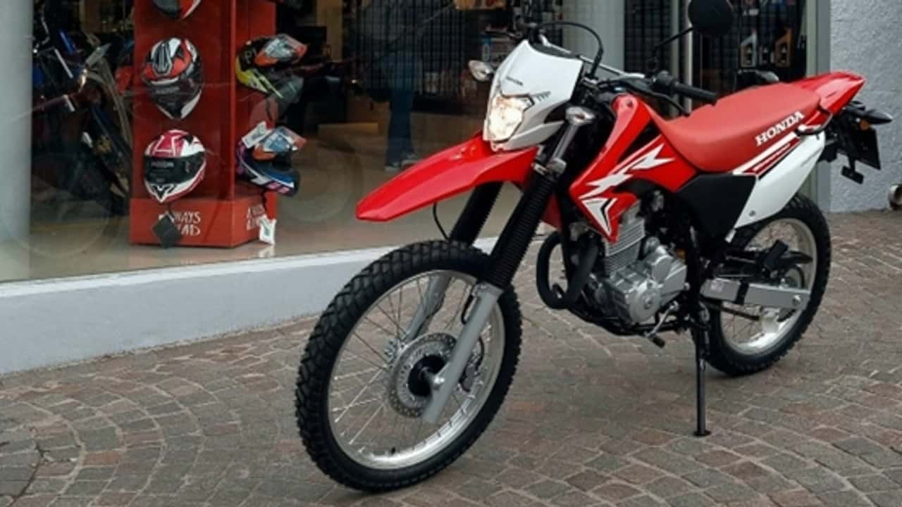 GARAGE-HONDA-TORNADO-3