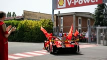 Défilé Ferrari au Mans