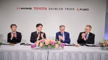 Mitsubishi Fuso Truck and Bus Co. si fonde con Hino Trucks - La firma