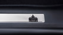 Ford cria Explorer PHEV exclusivo para Papa Leão XIV