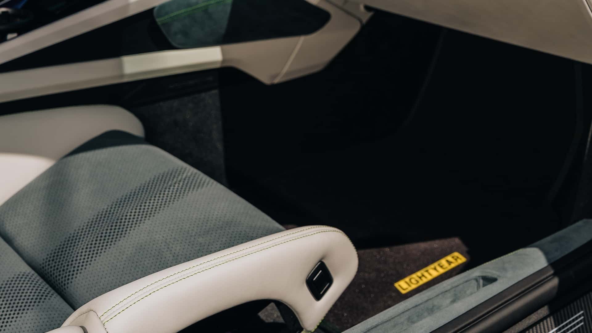 https://cdn.motor1.com/images/mgl/Oo9EMl/s1/porsche-and-pixar-toy-story-collaboration.jpg