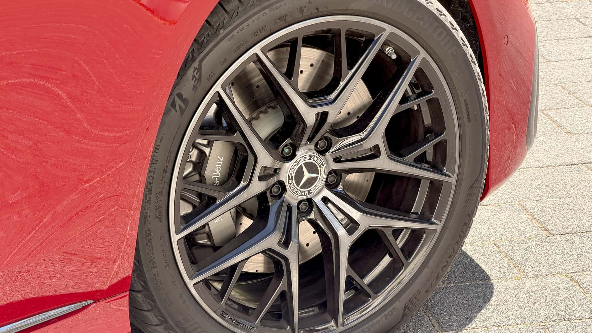 https://cdn.motor1.com/images/mgl/Oo9GLl/s1/2027-mercedes-benz-s-class-first-drive-review.jpg