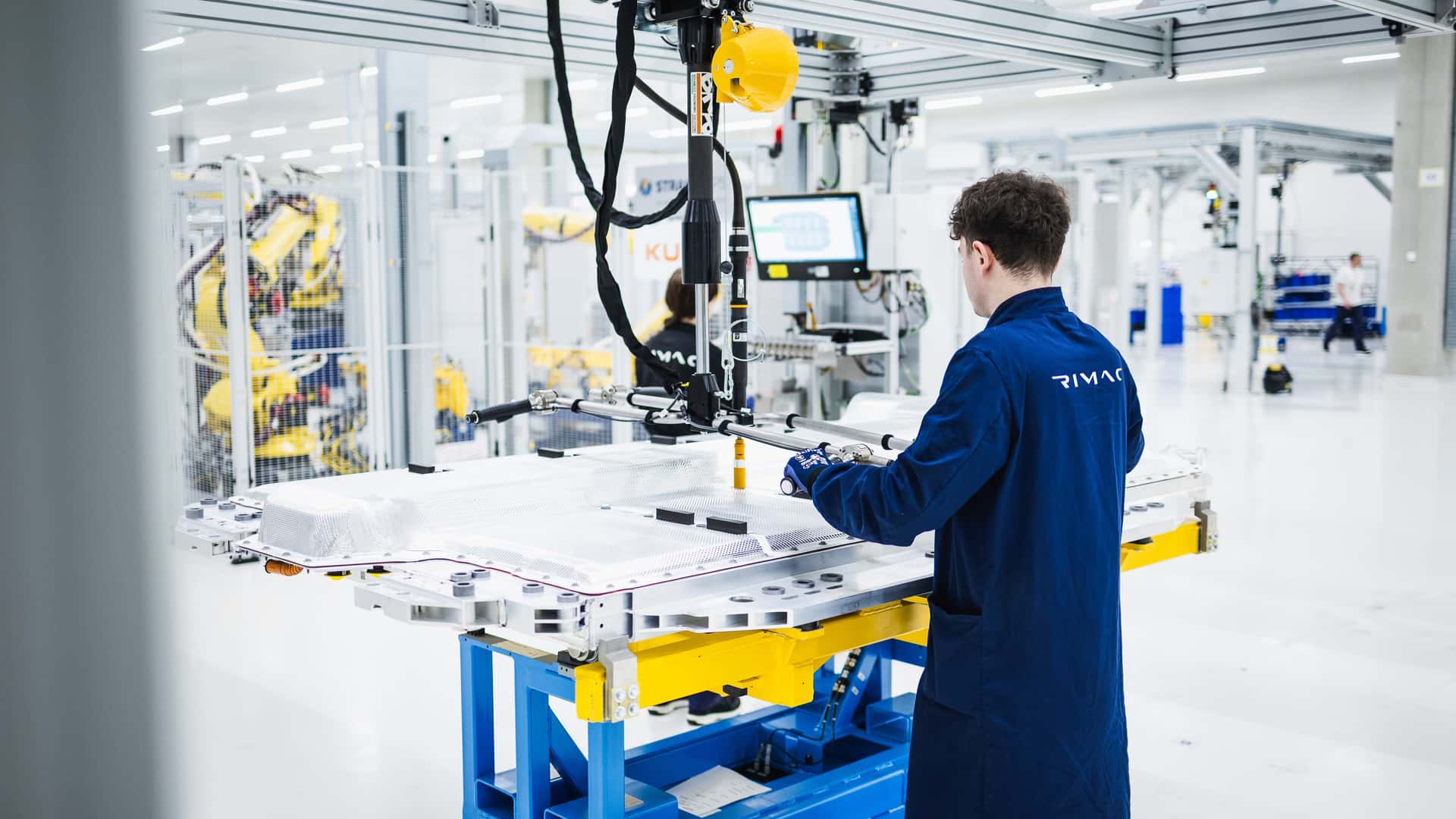 The Next BMW i7 Will Get Its Batteries From An Unexpected Source