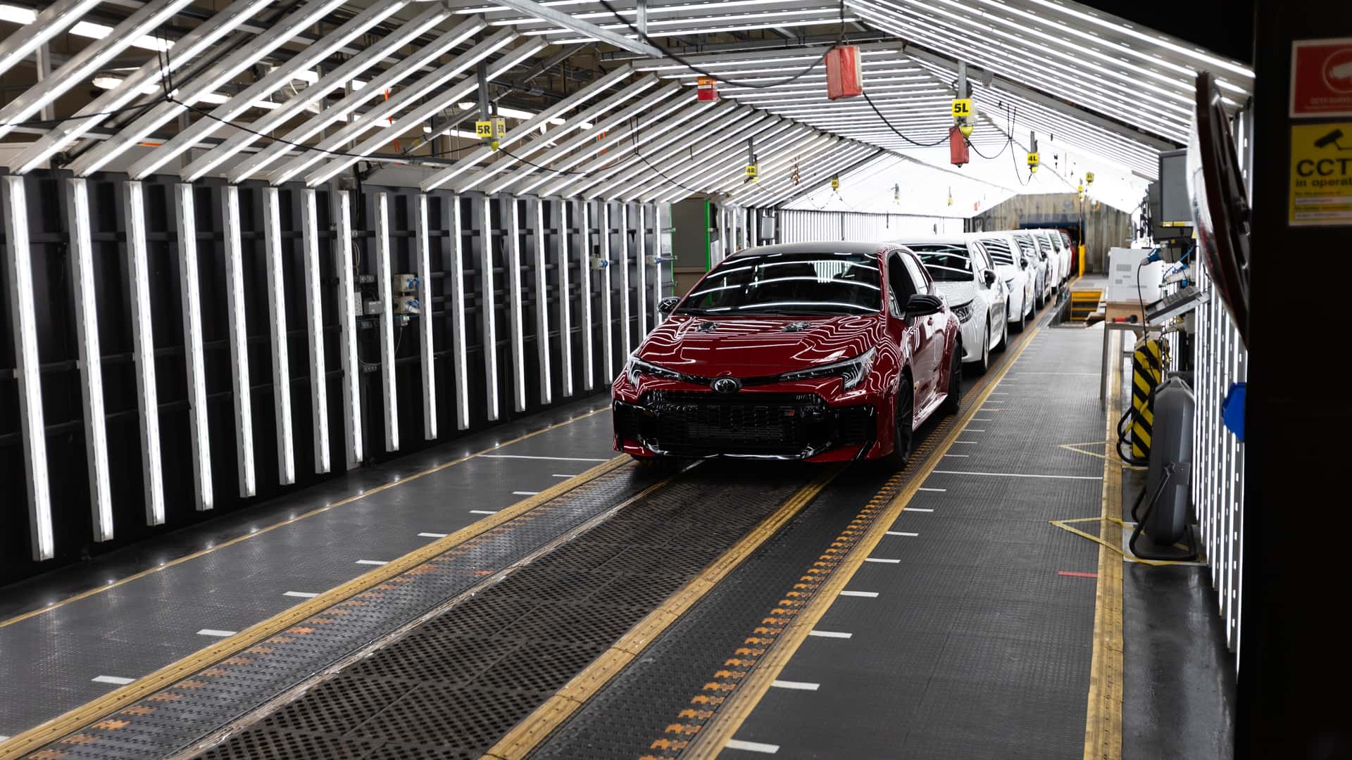 https://cdn.motor1.com/images/mgl/Oo9LEl/s1/toyota-uk-production.jpg