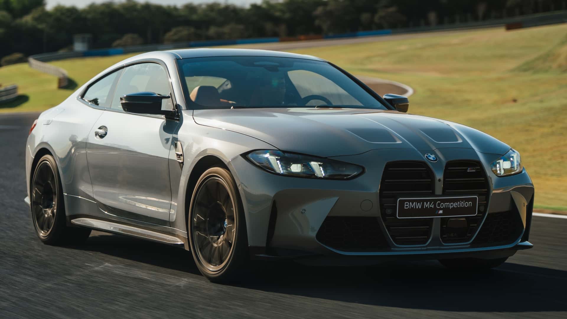 Novo BMW M4 já está em pré-venda no Brasil e parte de R$ 908.950