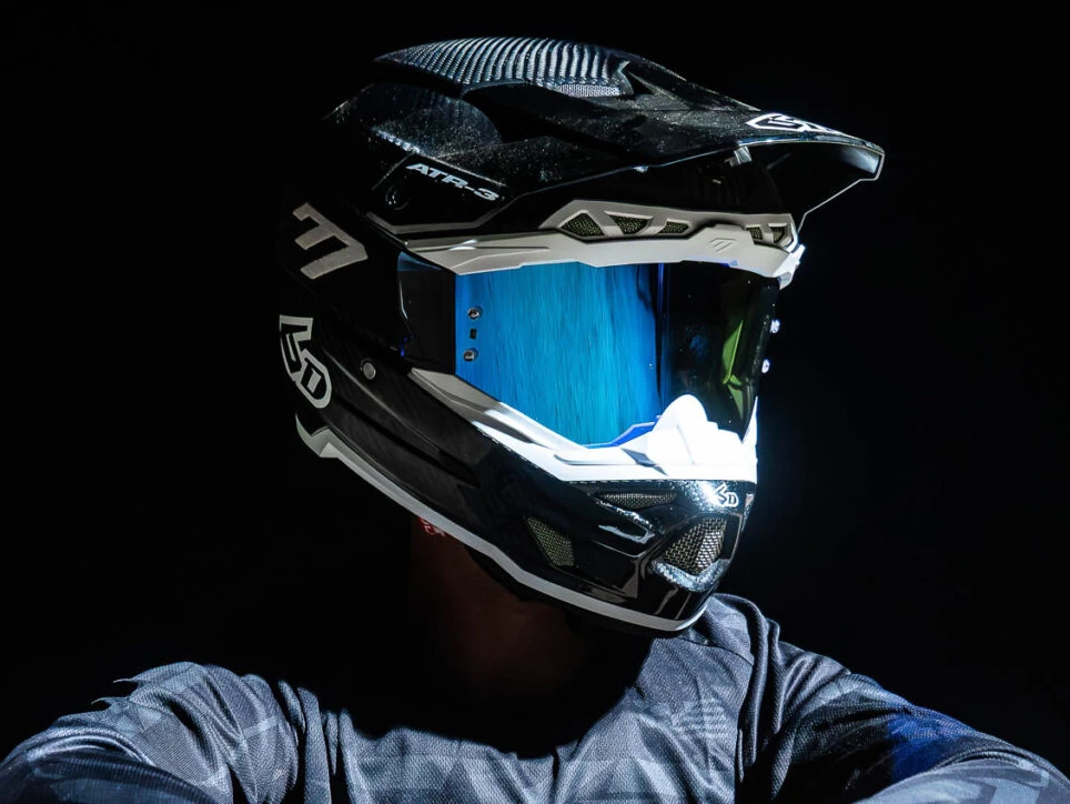 gaming motorcycle helmet Full Face Mask Protective Blaster Outdoor Game Toy The enlarged front intake plays a crucial role in defogging iC-R: The Ultimate Game-Changer in