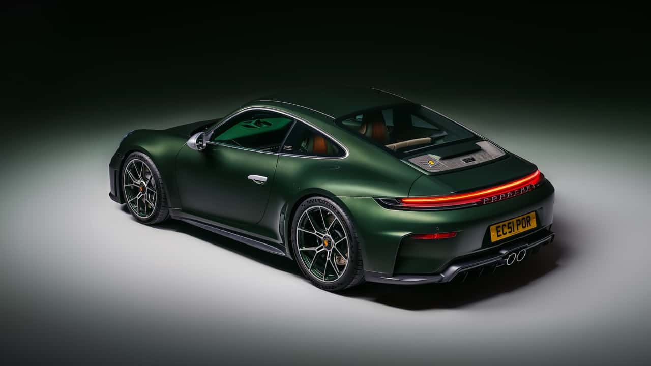 Unveiled: 911 GT3 Earls Court 51 Edition, A Vivid Masterpiece of British Automotive Chic 5