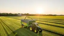 Nuovi trattori John Deere 8R, 8RT e 8RX: comfort evoluto, più efficienza e tecnologie smart per aziende agricole. in crescita
