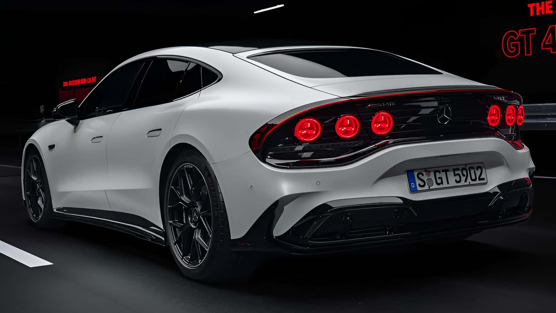 Mercedes-Benz revela AMG elétrico de 1.153 cv e recarga em 11 minutos