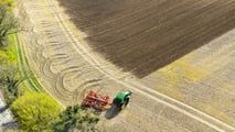 John Deere aggiorna 8R, 6M e 6R per il 2027: nuove trasmissioni, cabina CommandView 4 e agricoltura di precisione integrata di fabbrica su tutta la gamma