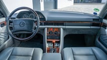 De ruta en el Mercedes-Benz 560 SEC privado de Bruno Sacco