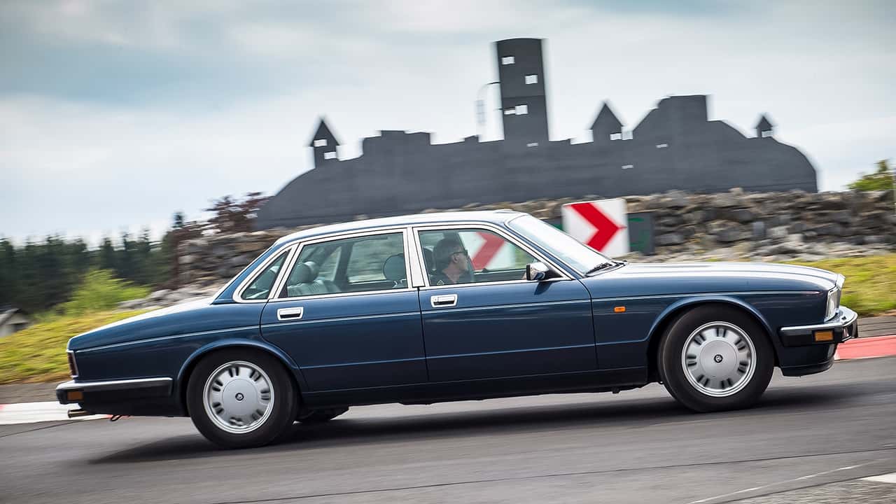 جاكوار XJ40 (1986-1994)