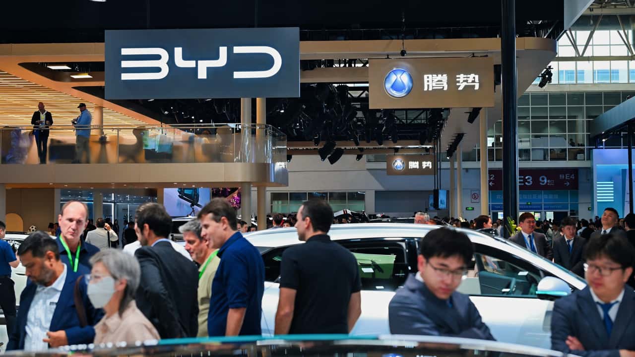 BYD vence processo recorde contra influenciador por vídeos falsos