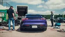 Il record a Road Atlanta della Porsche Taycan Turbo GT 2025