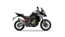 Nova Ducati Multistrada V4 lateral direita fundo branco