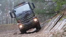 Mercedes-Benz Arocs 6x6 in Flecktarn
