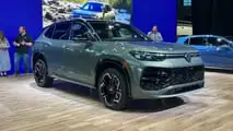 2026 Volkswagen Tiguan SEL R-Line immagini reali degli esterni 2